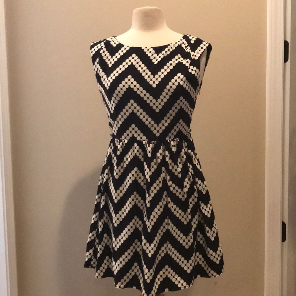 Black and white dresss
